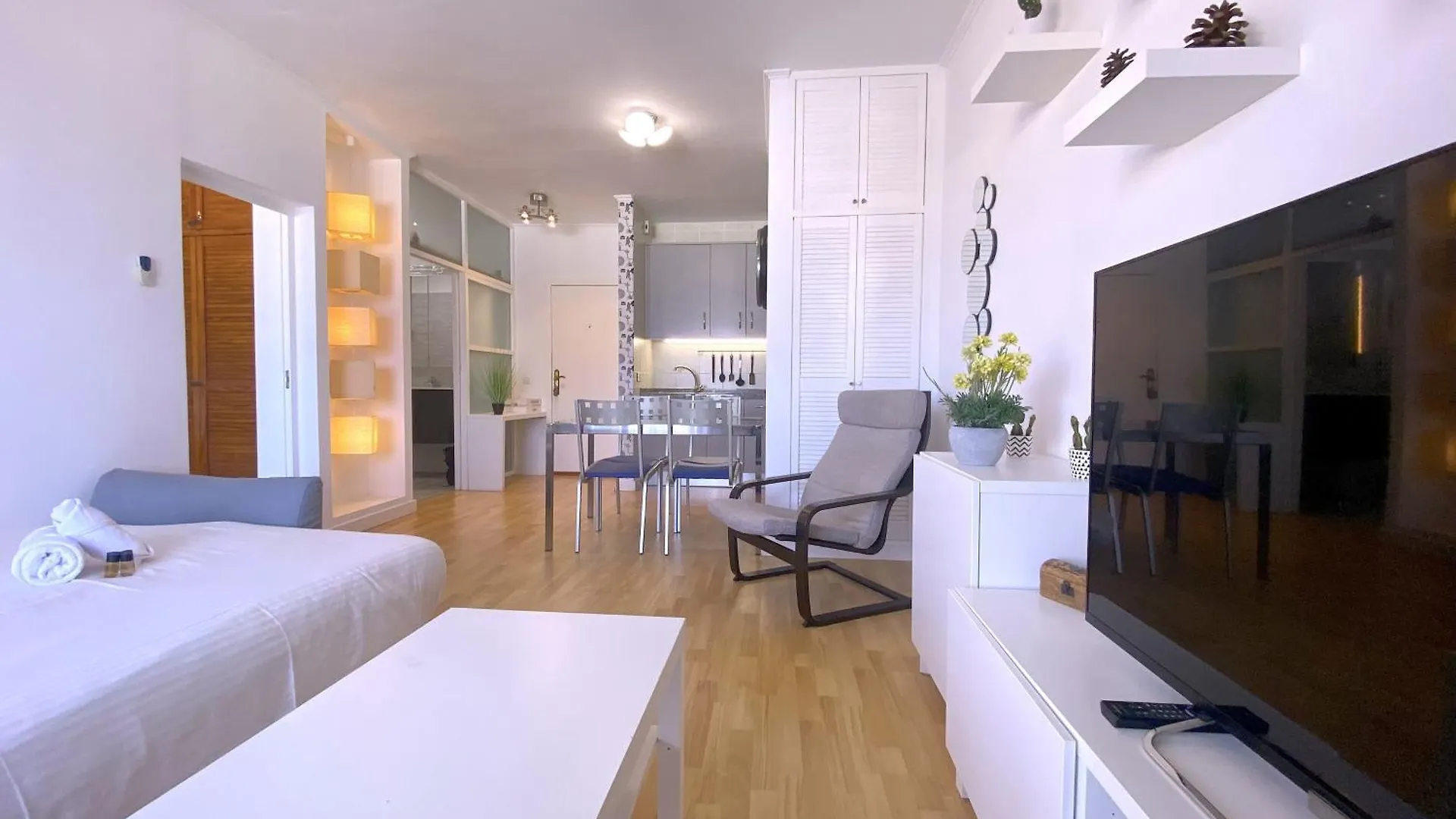 Tropicalidays Paraiso Seafront Apartment Playa Paraiso  Spain