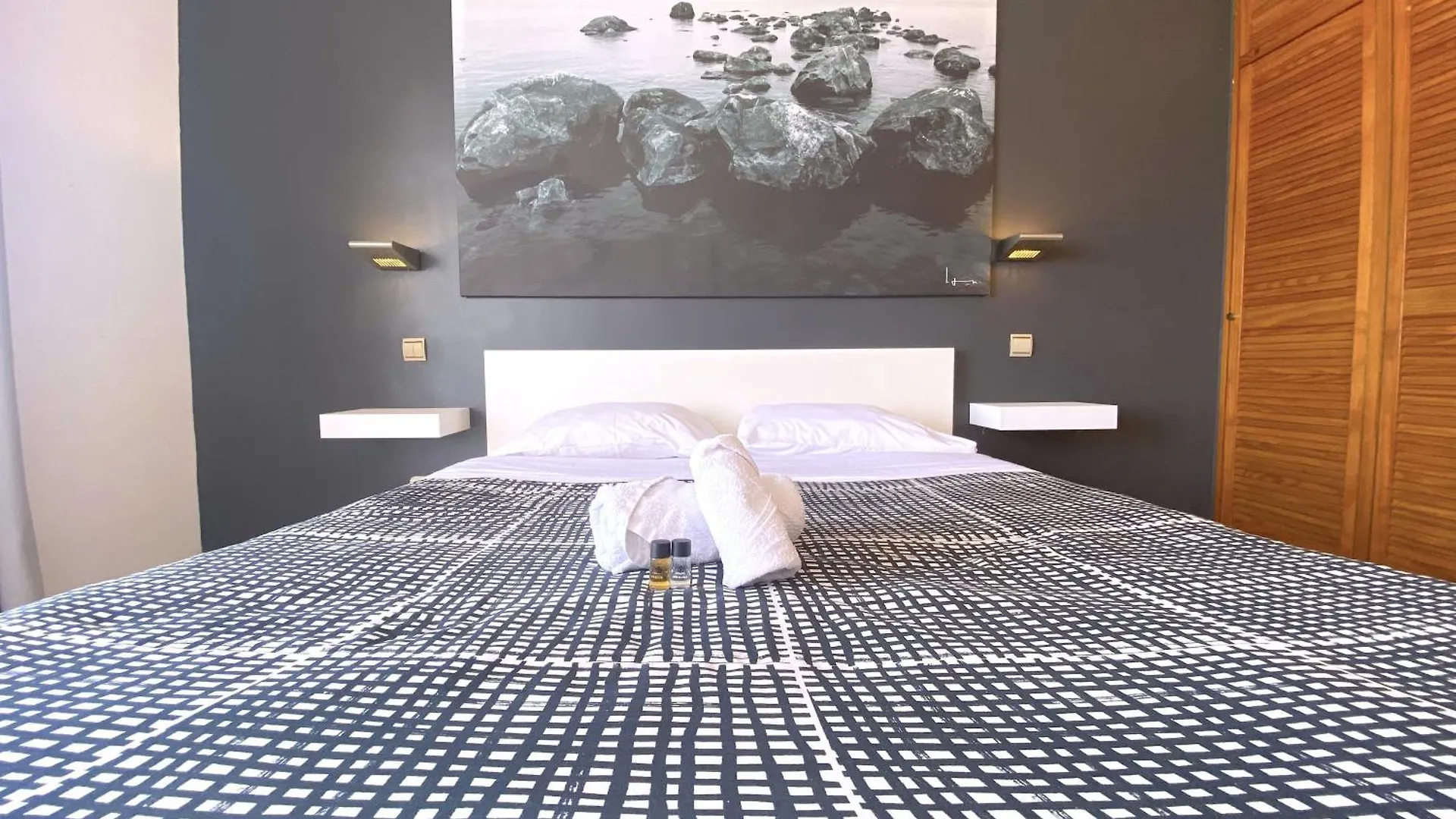 Tropicalidays Paraiso Seafront Apartment Playa Paraiso  Spain