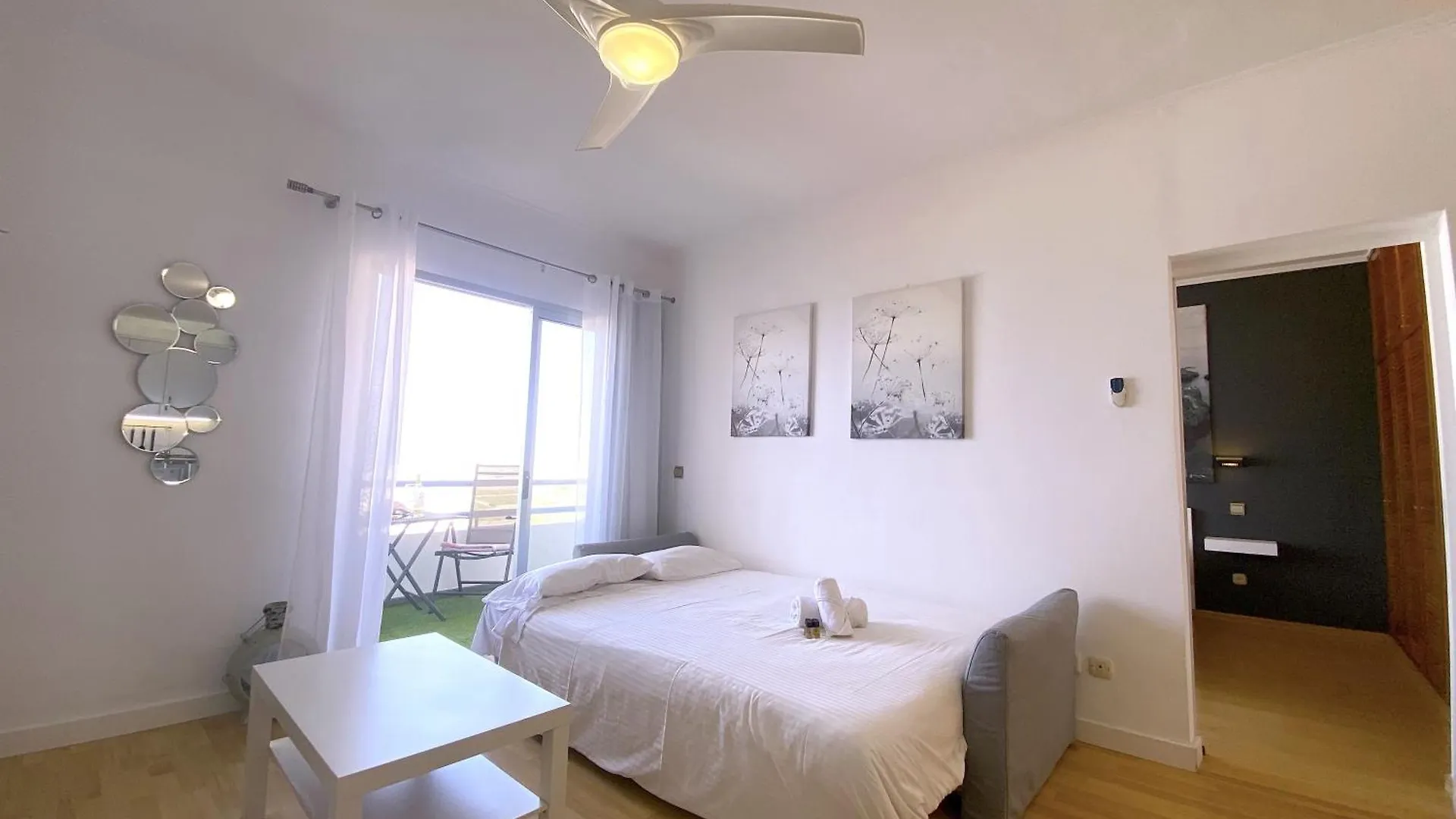 Tropicalidays Paraiso Seafront Apartment Playa Paraiso